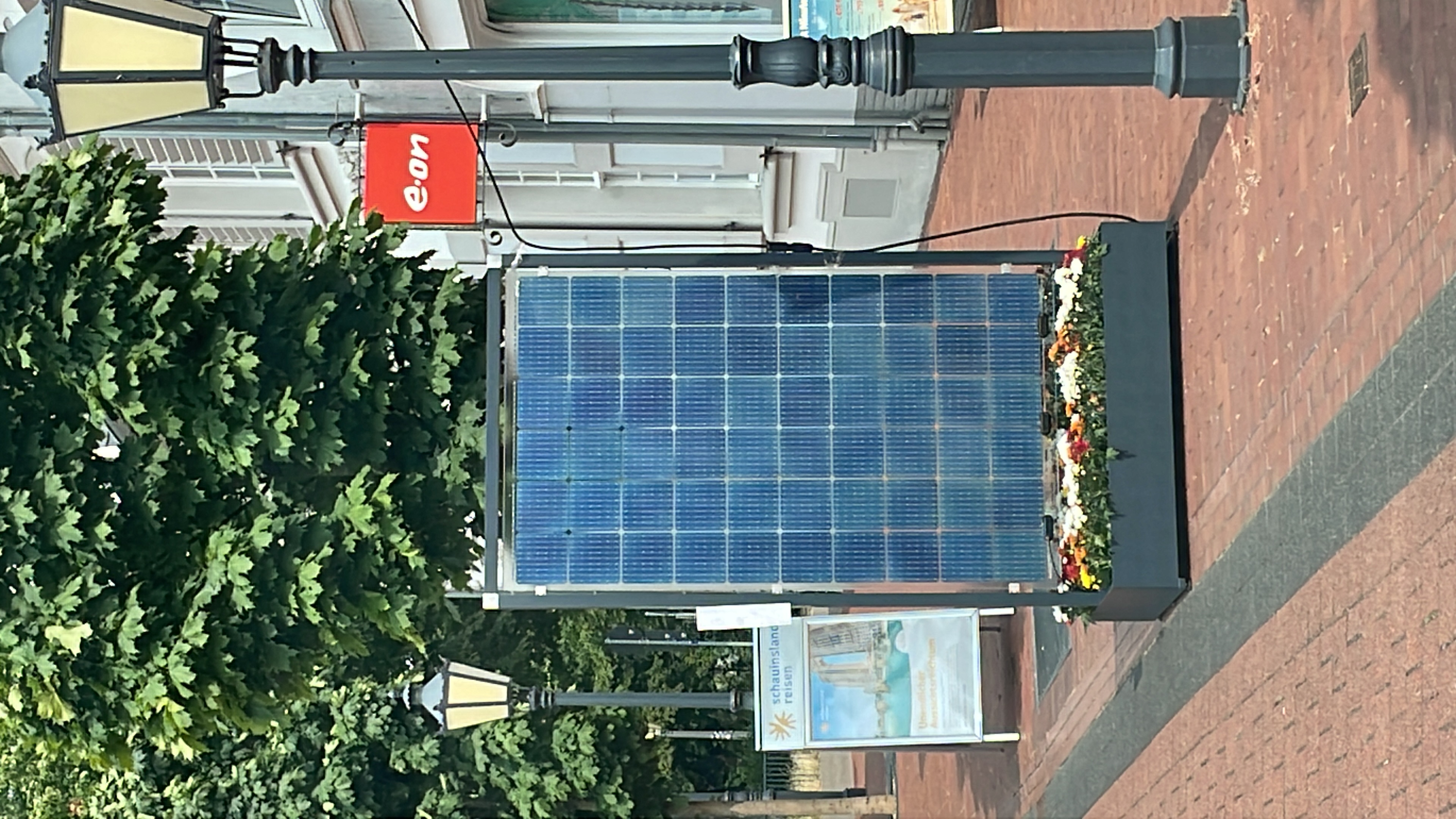 Solarblumenkasten Matilda 370Wp mit Bifazialem Solarmodul und Mikrowechselrichter Envertech EVT-300